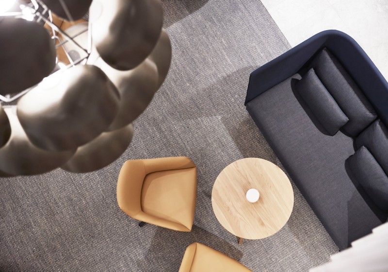 Aufnahme eines Lounge-Bereichs von oben.